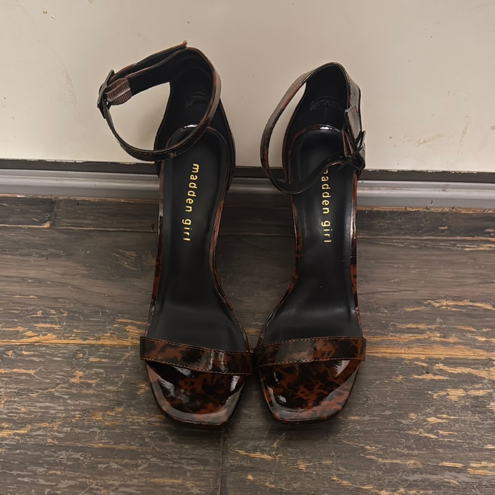 Madden Girl Brown Heels Stylish Design